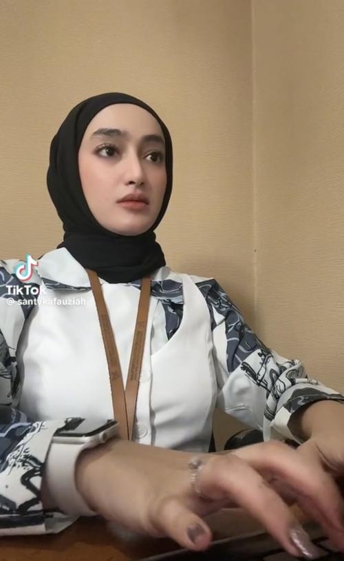 6 Potret Cantik Santyka Fauziah, Tiktoker Berdarah Arab yang Disandingkan dengan Sule: Okezone Lifestyle